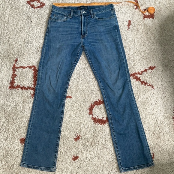A&F- Mid Rise- Stretch- Bootcut- Dark Wash- Sz 32x32 Jeans- - Picture 3 of 17